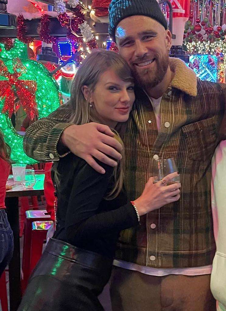 Travis Kelce and Taylor Swift 